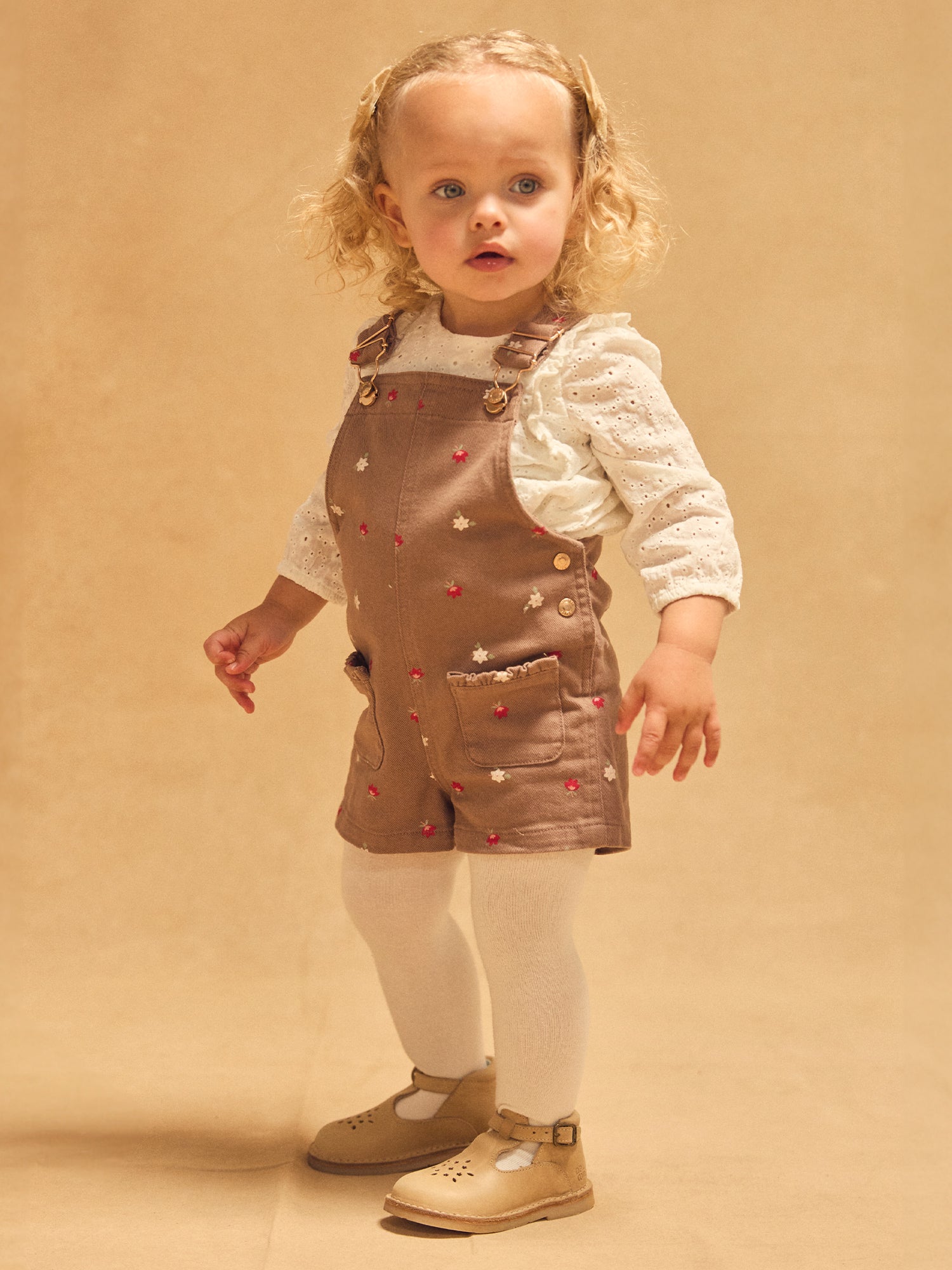 Salopette courte marron imprimé fleurs Bébé Fille