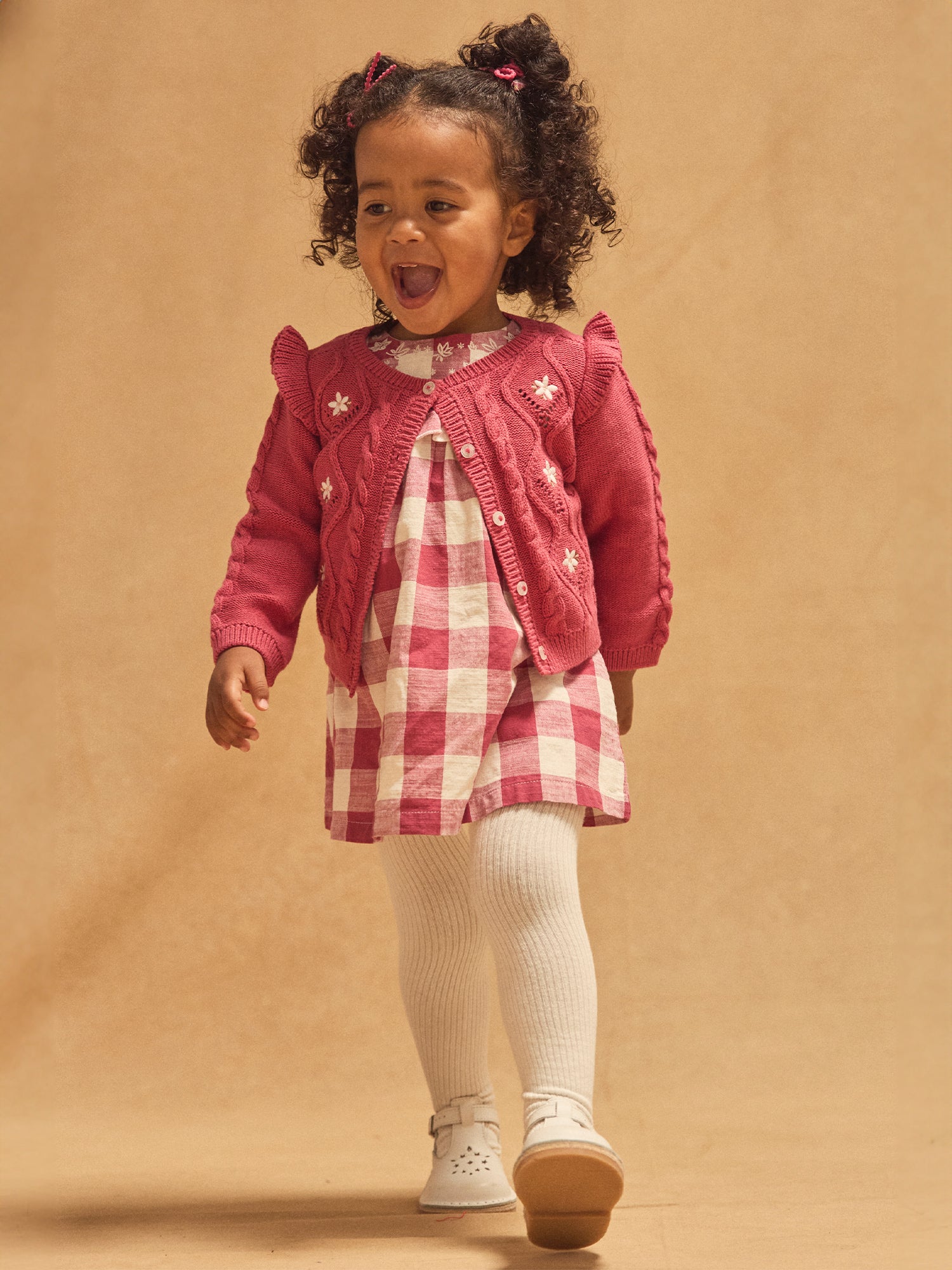 Cardigã Rosa com Bordados de Flores Bebé Menina