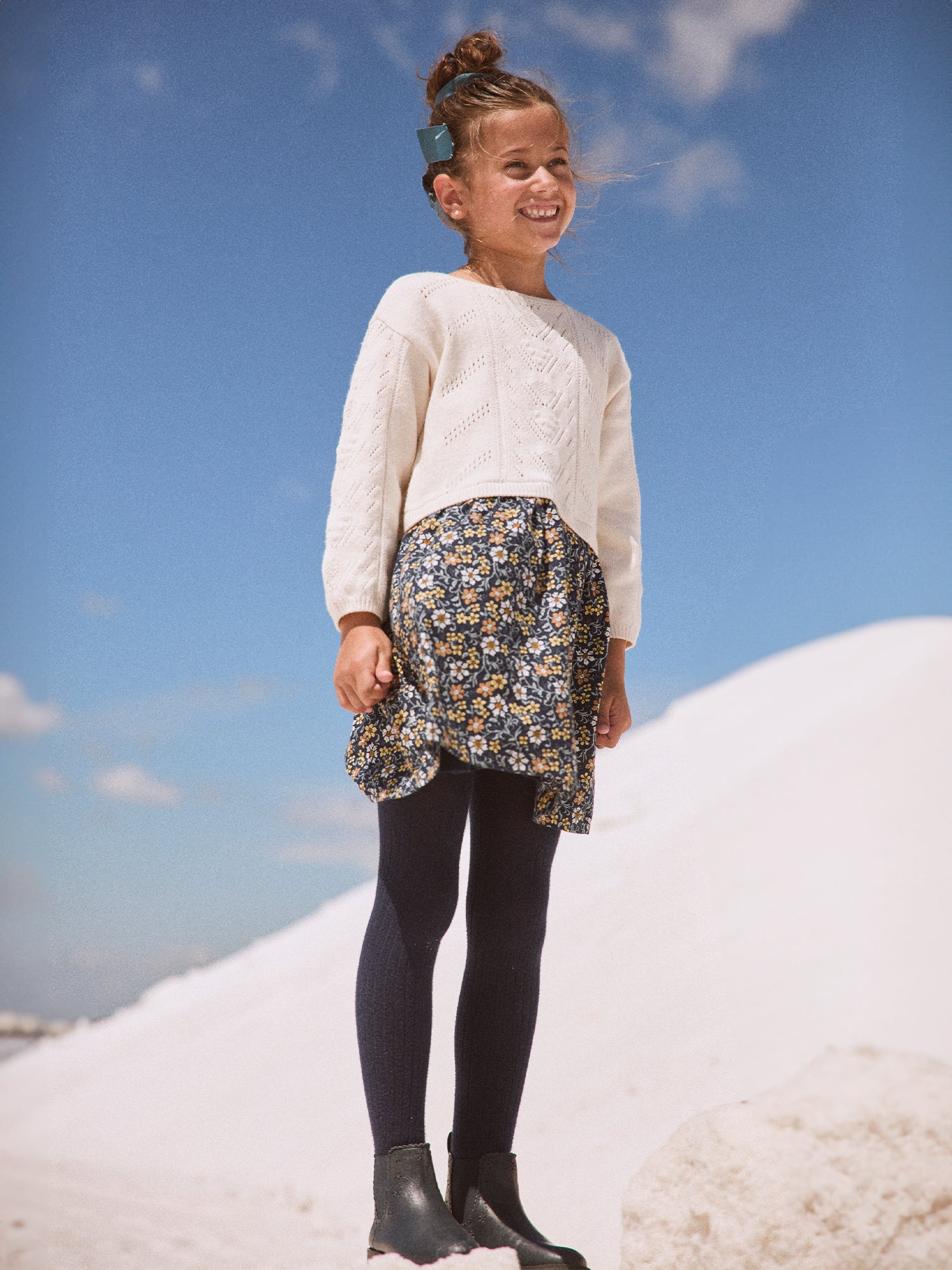 Vestido bicolor ecru com parte inferior estampada com flores para raparigas