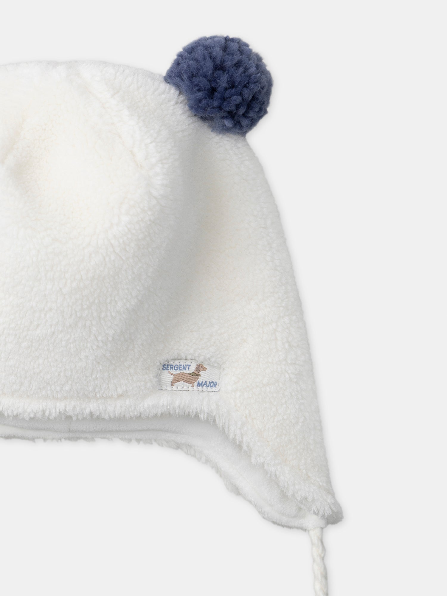Gorro branco com abas e pompom para meninas