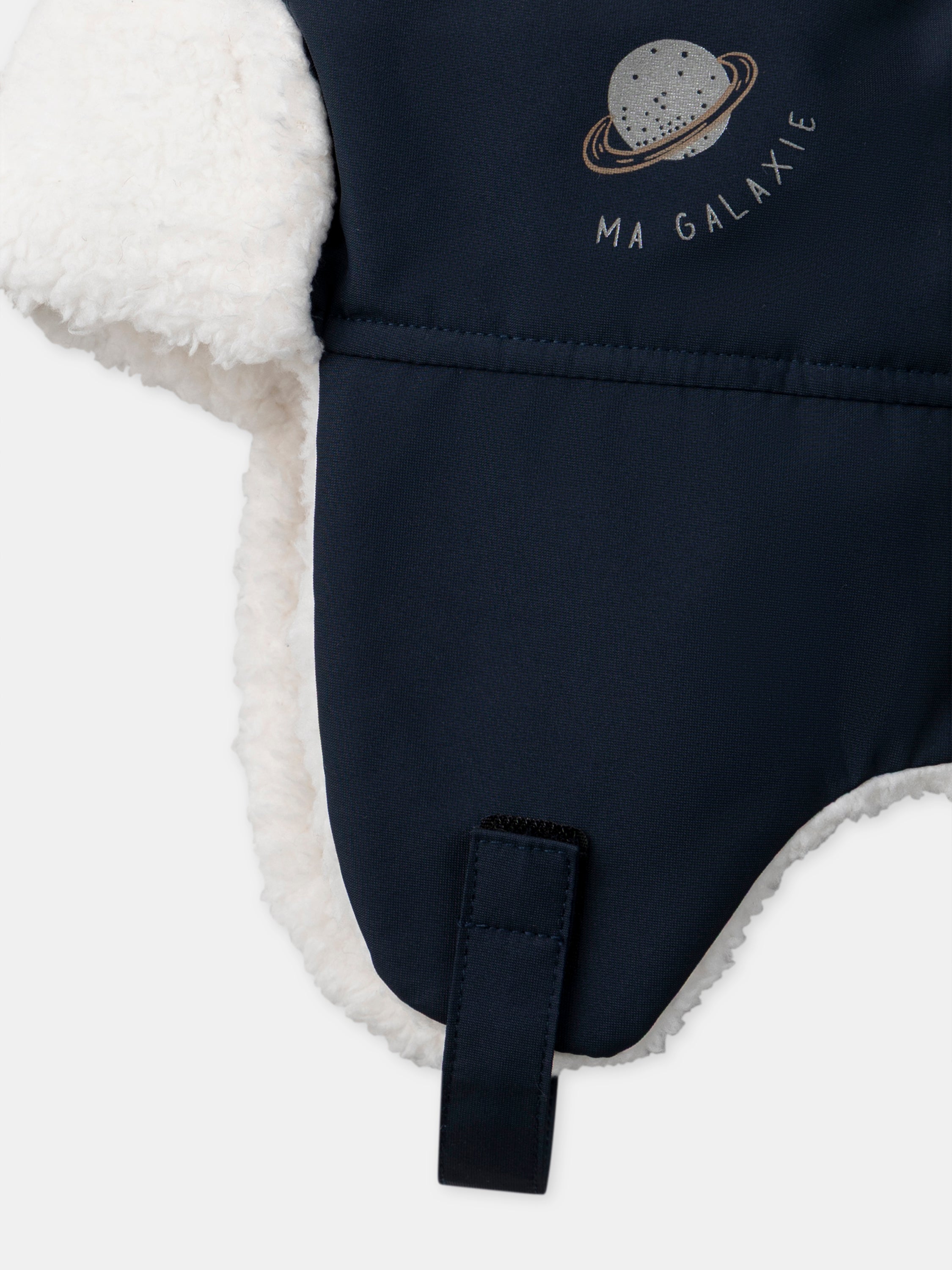 Boné azul escuro para menino