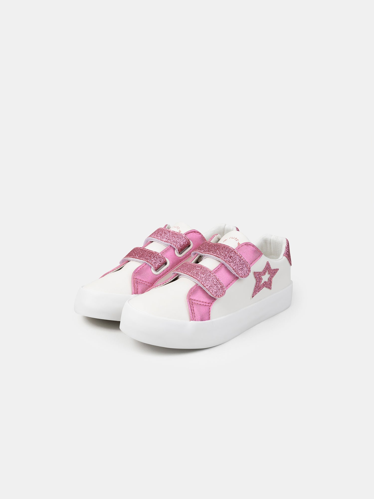Sneakers brancas com remendo de estrela rosa brilhante para meninas