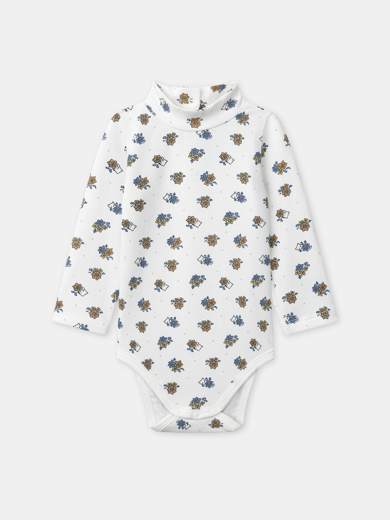 Body branco com estampado floral e colar para meninas