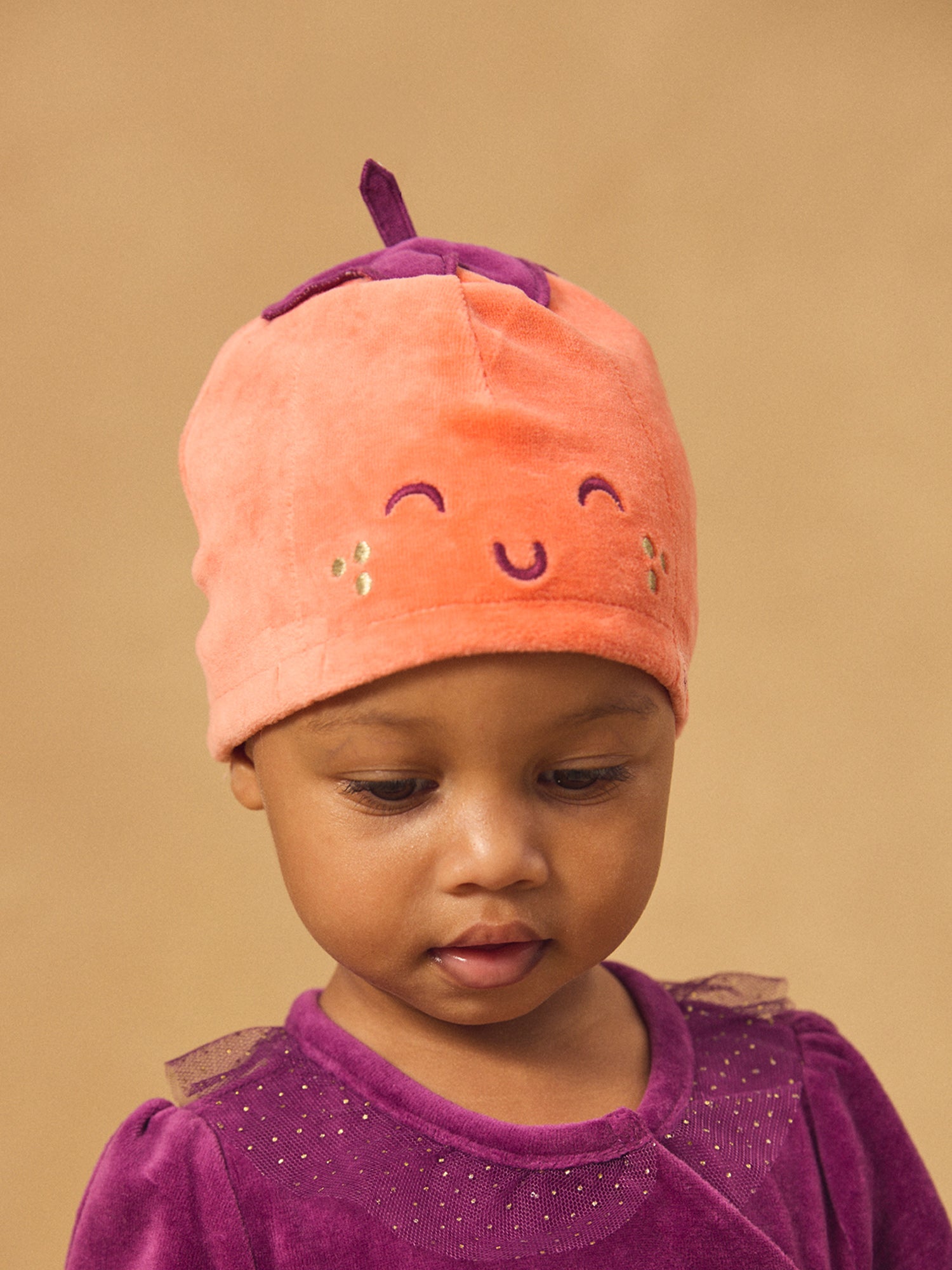 Macacão roxo em veludo + Boné de abóbora para Menina Bebê