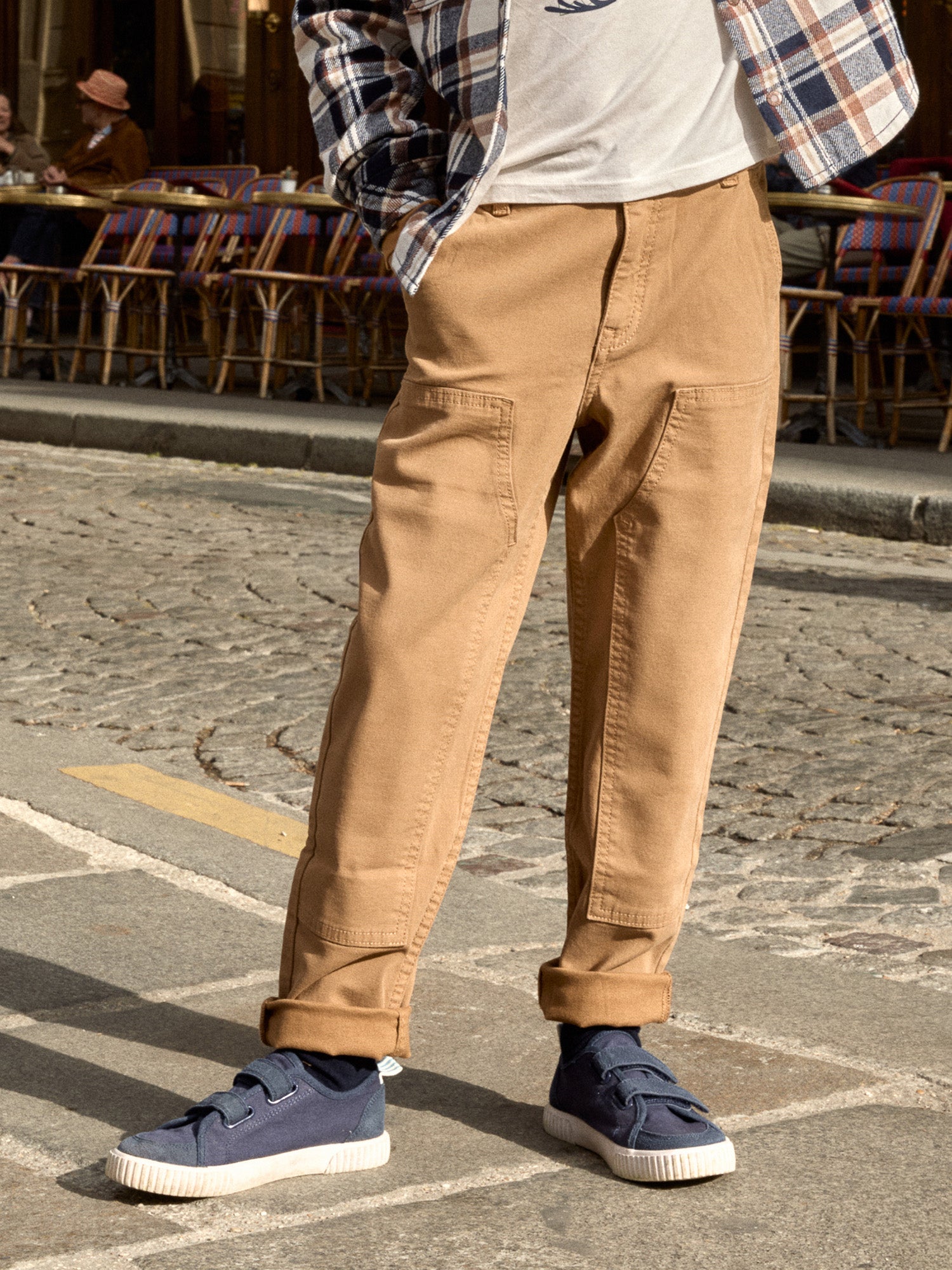 tmp/68893507776/files/e76f8b16-fcf5-49c9-a6f7-4bc279e1f6d9/26H3PG51PAN_804_21c6e97db-4495-4e68-bbcf-42c390909121.jpg