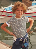 T-shirt com risca marinha e padrão de veleiros  KEBOTAGE / 24E3PG41TMC009