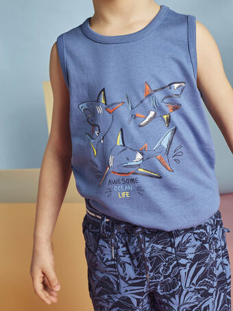 Camisola de alças azul com padrão decorativo tubarões menino CYDEBAGE1 / 22E3PGT1DEBC240