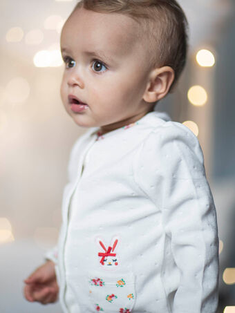 Conjunto pijama t-shirt e calças em veludo cru florido com estampado de pequenos coelhos bebé menina CEDIVINE / 22E5BF41PYJ001